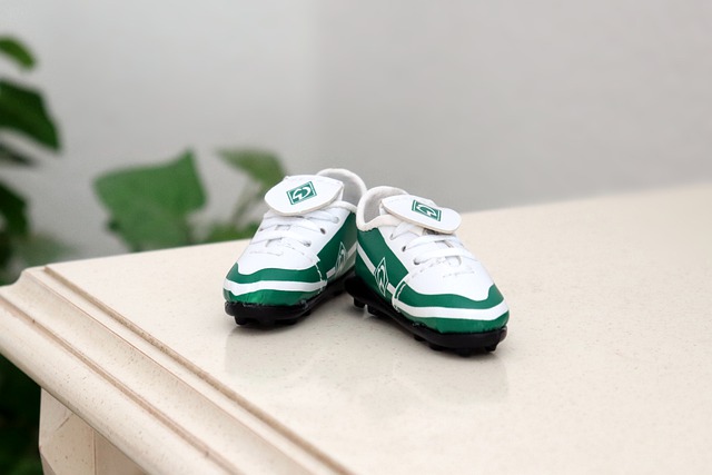 容的兩支球 容的兩支球